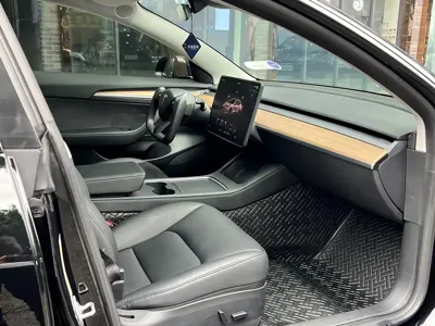 Tesla Model 3 2023, 69000 км, за 20423.38 USD