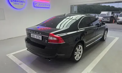Volvo S80 2011, 193000 км, за 2210.23 USD
