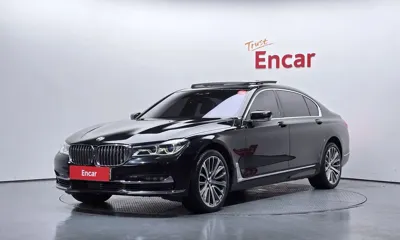 BMW 7-Series · 2017 год