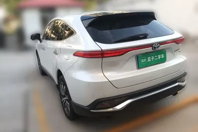 Toyota Harrier 2022, 28100 км, за 17982 USD - фото 4