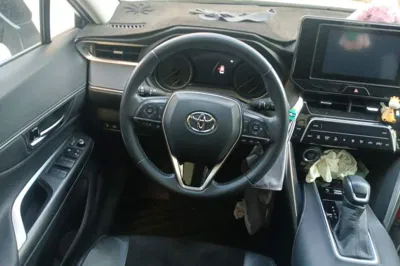 Toyota Harrier 2022, 28100 км, за 17982 USD - фото 10