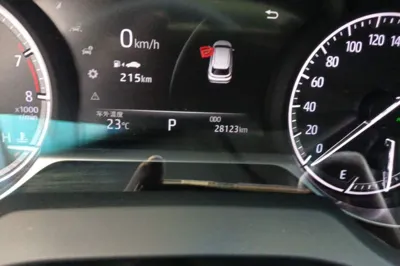Toyota Harrier 2022, 28100 км, за 17982 USD - фото 12