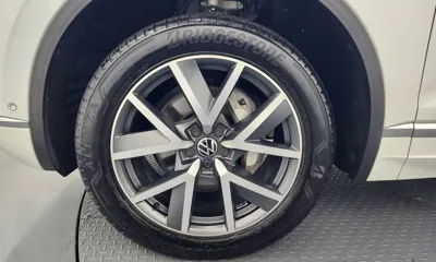 Volkswagen Touareg 2023, 40359 км, за 38652.13 USD