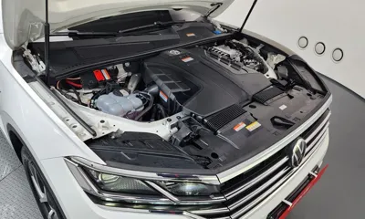 Volkswagen Touareg 2023, 40359 км, за 38670.04 USD - фото 6
