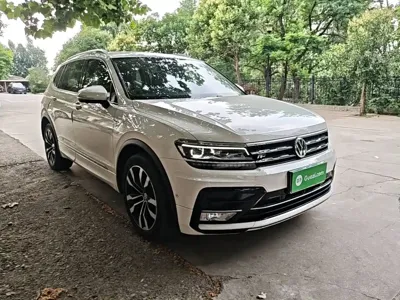 Volkswagen Tiguan L 2020, 108900 км, за 12418.83 USD