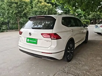 Volkswagen Tiguan L 2020, 108900 км, за 12435.71 USD - фото 7