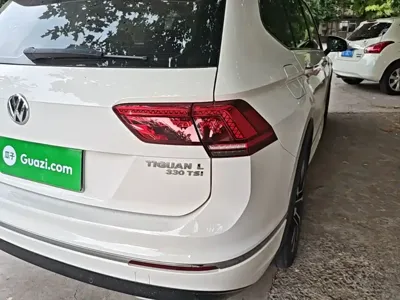 Volkswagen Tiguan L 2020, 108900 км, за 12435.71 USD - фото 8