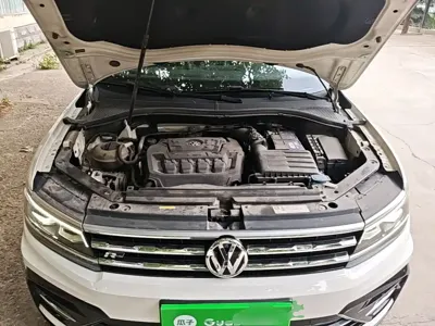 Volkswagen Tiguan L 2020, 108900 км, за 12435.71 USD - фото 20