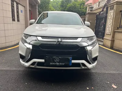 Mitsubishi Outlander 2023, 15000 км, за 8946.27 USD