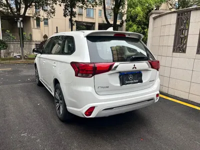 Mitsubishi Outlander 2023, 15000 км, за 8946.27 USD