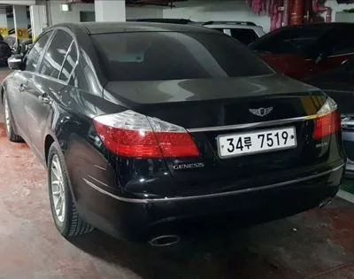 Hyundai Genesis 2008, 124817 км, за 2034.92 USD