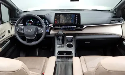 Toyota Sienna 2023, 50454 км, за 33214.95 USD - фото 7