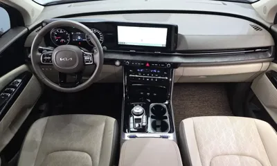 Kia Canival 2023, 49749 км, за 15951.16 USD - фото 7