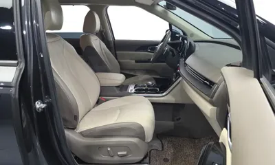 Kia Canival 2023, 49749 км, за 15951.16 USD - фото 26