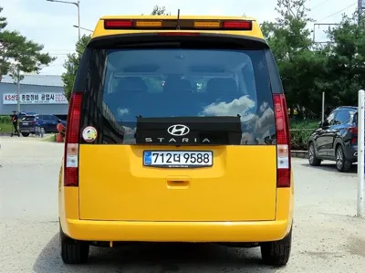 Hyundai Staria 2025, 31857 км, за 21988.05 USD
