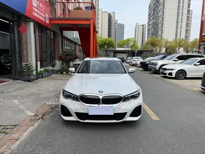 BMW 3 Series 2022, 105000 км, за 14684.82 USD