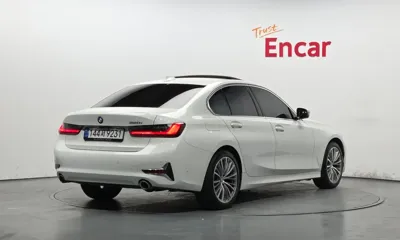 BMW 3-Series 2022, 77434 км, за 17781.61 USD