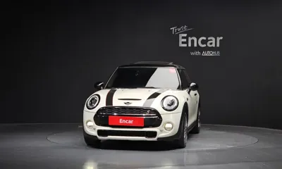 MINI Cooper 2017, 79563 км, за 9441.94 USD