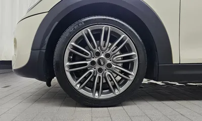 MINI Cooper 2017, 79563 км, за 9441.94 USD