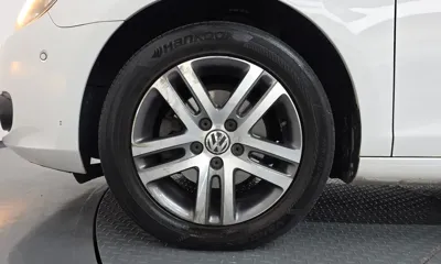 Volkswagen Golf 2012, 148116 км, за 2470.26 USD