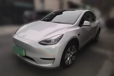 Tesla Model Y · 2021 год