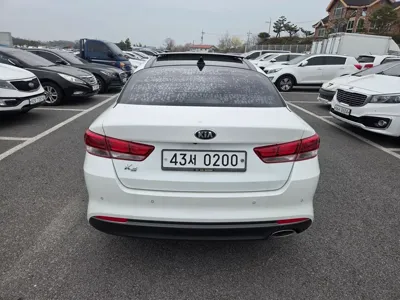 Kia K5 2016, 141000 км, за 5194.04 USD