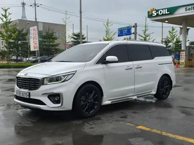 Kia Canival · 2019 год