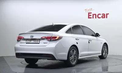 Hyundai Sonata 2016, 80067 км, за 7877.12 USD
