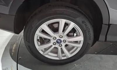 Ford Kuga 2017, 137057 км, за 4923.2 USD
