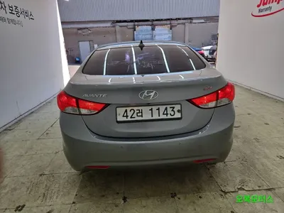 Hyundai Avante 2014, 119100 км, за 3635.65 USD