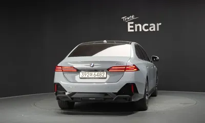 BMW 5-Series 2025, 9257 км, за 50162.89 USD