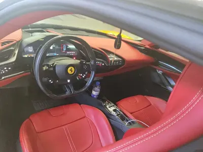 Ferrari SF90 2022, 7000 км, за 573709.94 USD