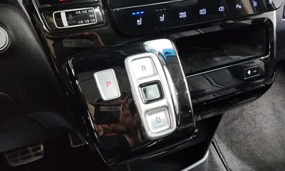 Hyundai Staria 2022, 136737 км, за 14638.31 USD - фото 9
