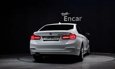 BMW 3-Series 2018, 79074 км, за 10834.22 USD