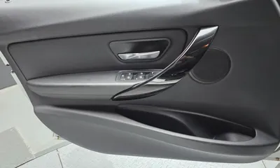 BMW 3-Series 2018, 79074 км, за 10834.22 USD - фото 24