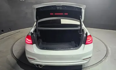 BMW 3-Series 2018, 79074 км, за 10834.22 USD - фото 30