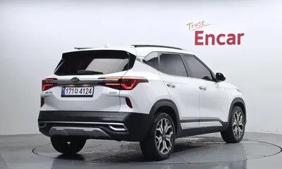 Kia Seltos 2021, 48436 км, за 11701.22 USD