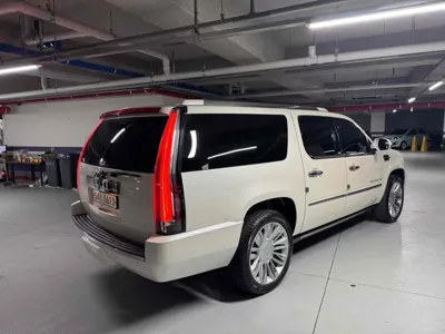 Cadillac Escalade 2013, 120661 км, за 8930.31 USD