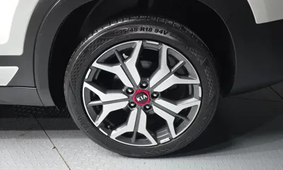 Kia Seltos 2022, 105012 км, за 10928.97 USD