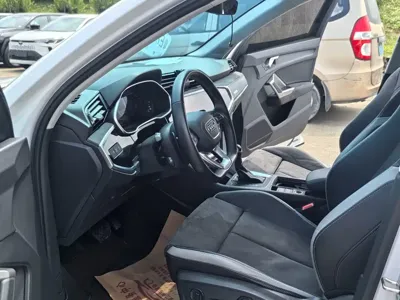 Audi Q3 2023, 41000 км, за 21159.1 USD - фото 6