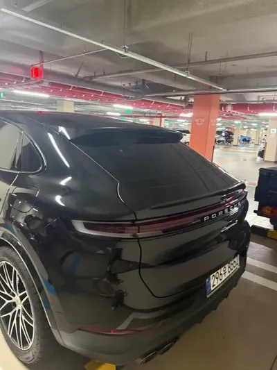 Porsche Cayenne 2025, 14000 км, за 111114.07 USD