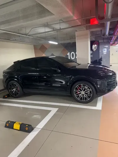 Porsche Cayenne 2025, 14000 км, за 111114.07 USD