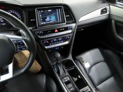Hyundai Sonata 2019, 130386 км, за 9246.59 USD - фото 11