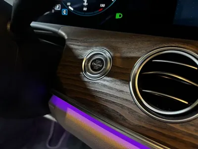 Mercedes-Benz E-Class 2022, 79000 км, за 24614.17 USD - фото 11