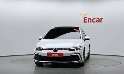Volkswagen Golf 2024, 17987 км, за 24028.12 USD
