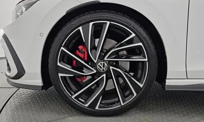 Volkswagen Golf 2024, 17987 км, за 24028.12 USD