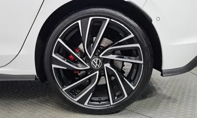 Volkswagen Golf 2024, 17987 км, за 23878.88 USD - фото 21