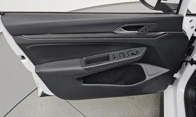 Volkswagen Golf 2024, 17987 км, за 23878.88 USD - фото 24