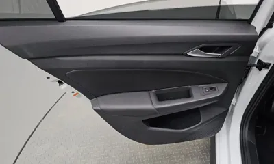 Volkswagen Golf 2024, 17987 км, за 23878.88 USD - фото 25