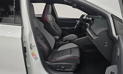 Volkswagen Golf 2024, 17987 км, за 23878.88 USD - фото 26